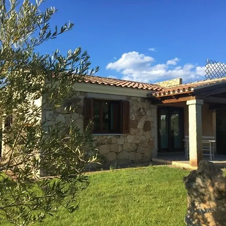 Nettes Ferienhaus In Mit Garten Und Grill Hébergement de vacances *