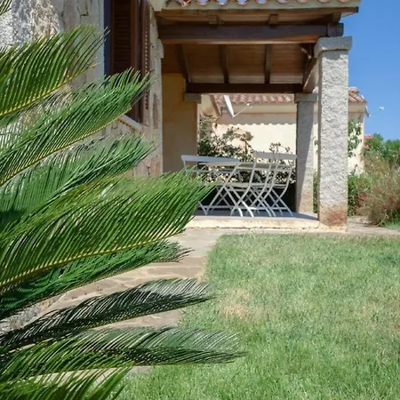 Nettes Ferienhaus In Mit Garten Und Grill Hébergement de vacances Budoni